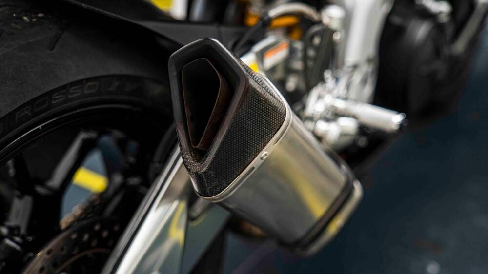 Aprilia RSV4 R (2009 - 12) (13)