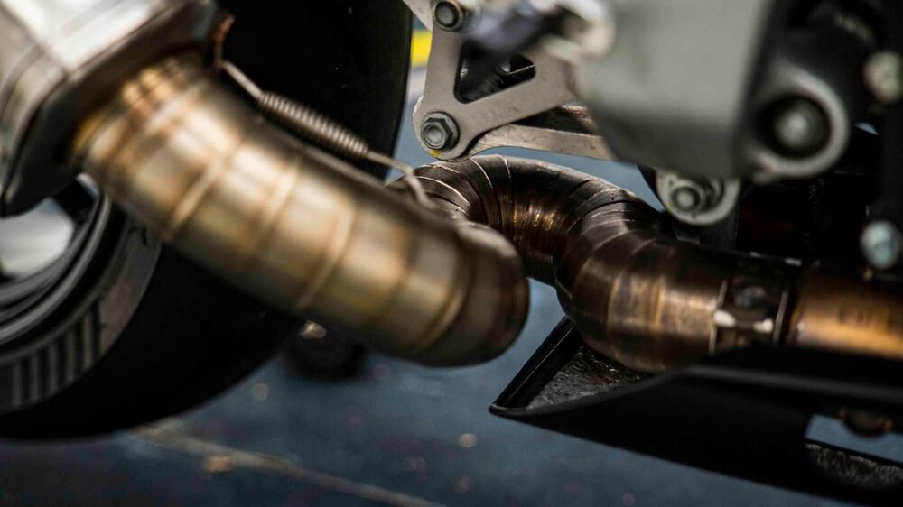 Aprilia RSV4 R (2009 - 12) (16)