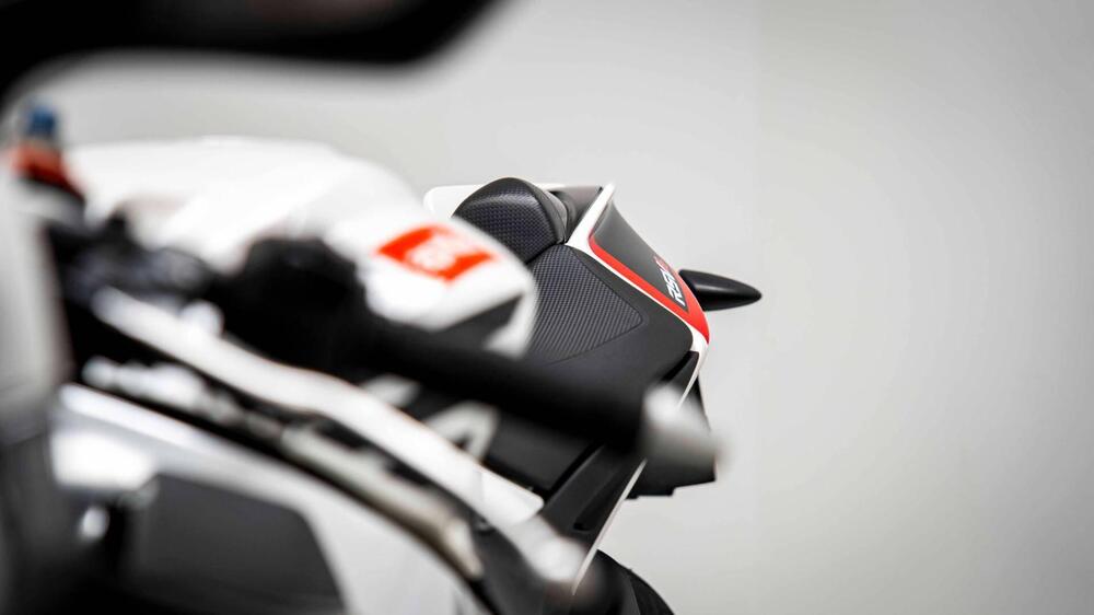 Aprilia RSV4 R (2009 - 12) (18)