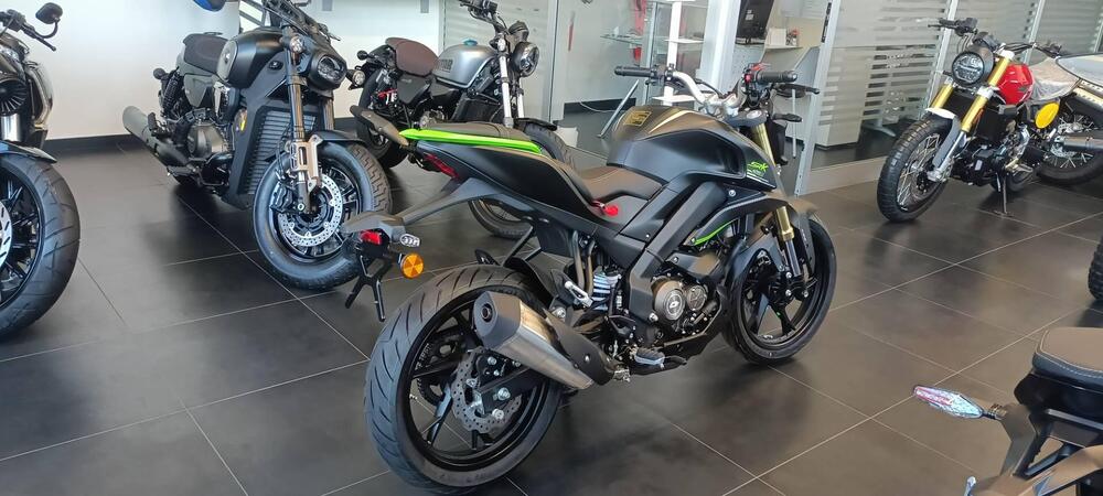 QJ Motor SRK 125 S (2025 - 26) (3)