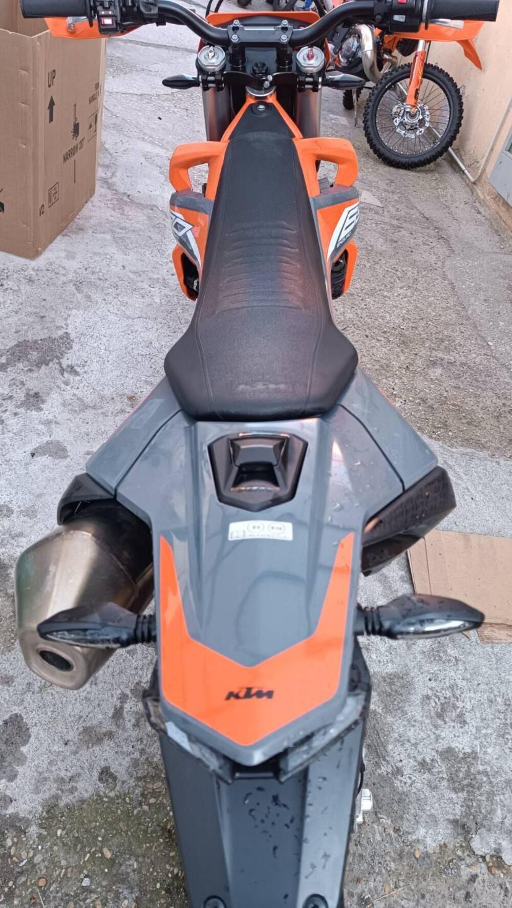 KTM 690 Enduro R (2021) (6)