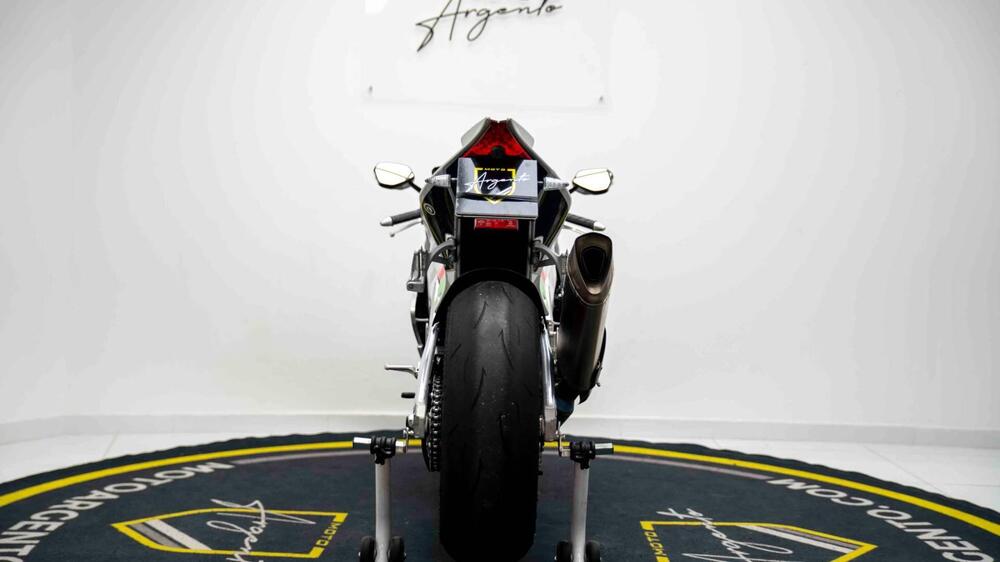 Aprilia RSV4 RF (2017 - 19) (4)