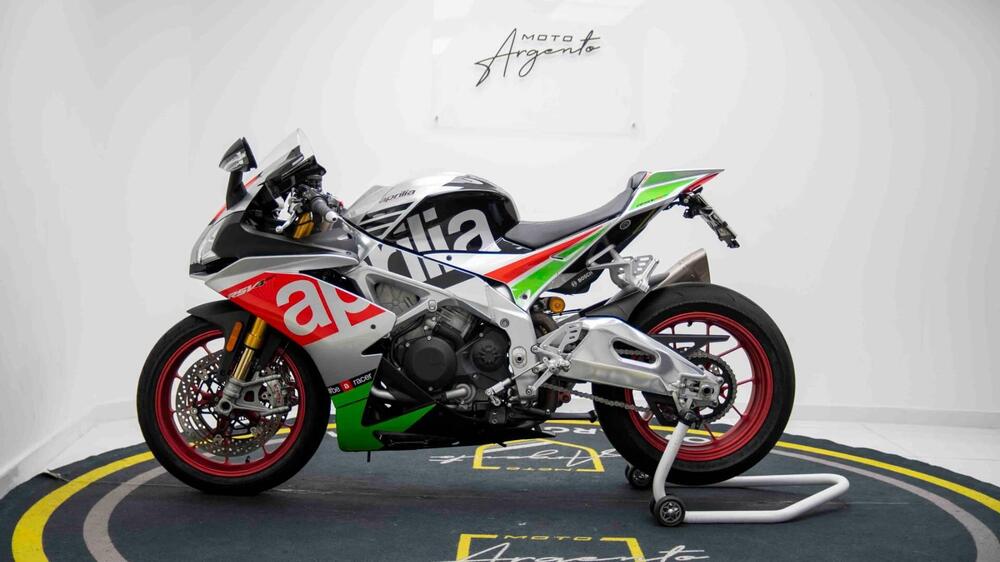 Aprilia RSV4 RF (2017 - 19) (6)
