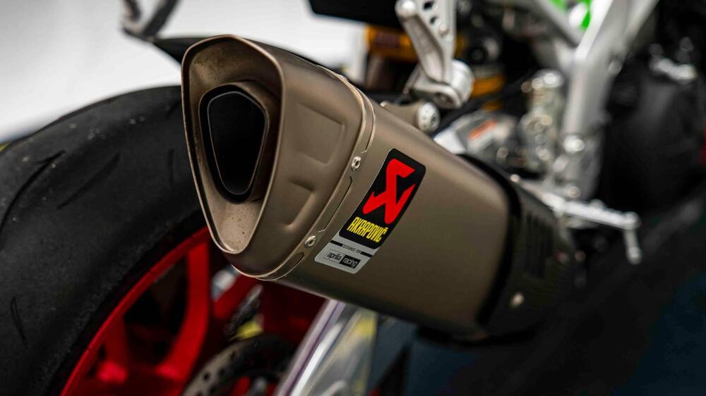 Aprilia RSV4 RF (2017 - 19) (13)