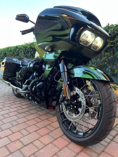 Harley-Davidson Road Glide (2022) usata