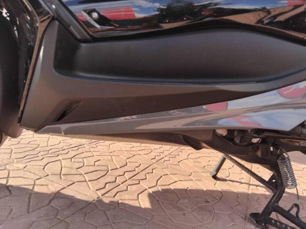 Yamaha X-Max 300 Tech Max (2021 - 24) (11)