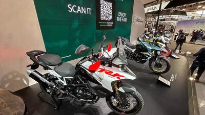 Benelli presenta la nuova TRK 902 ad EICMA 2025 [VIDEO]