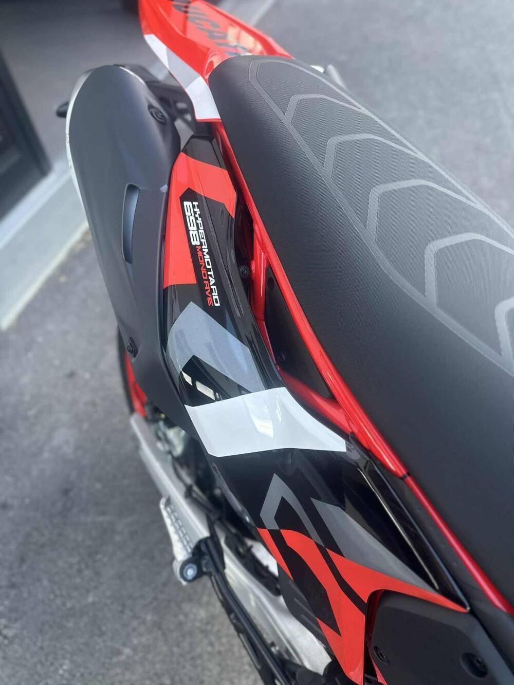 Ducati Hypermotard 698 Mono RVE (2024 - 26) (5)