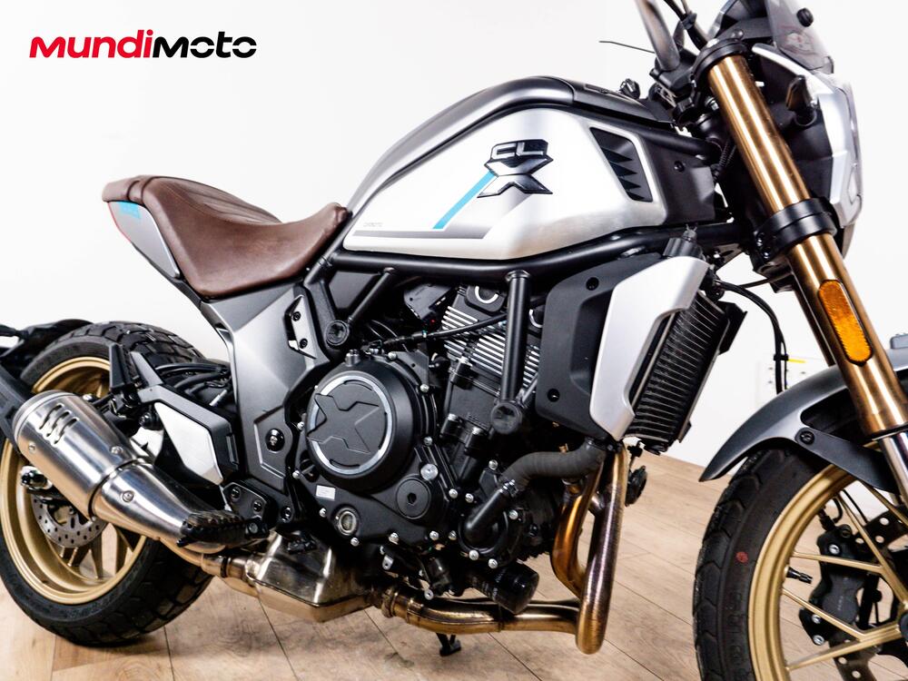 CFMOTO 700CL-X Sport (2022 - 26) (5)
