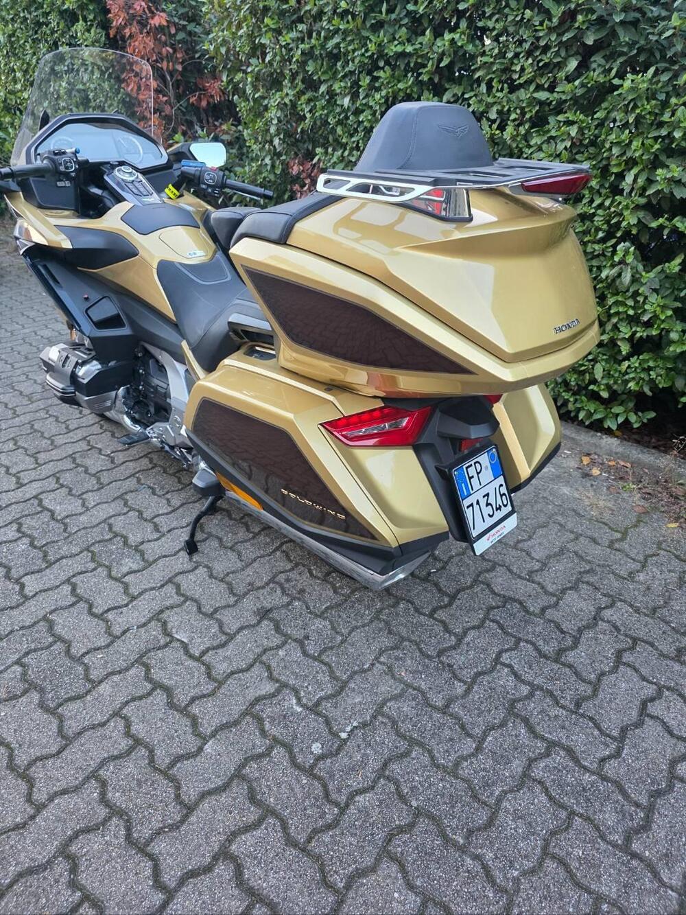 Honda GL 1800 Gold Wing Tour 50° Anniversario (2025) (2)