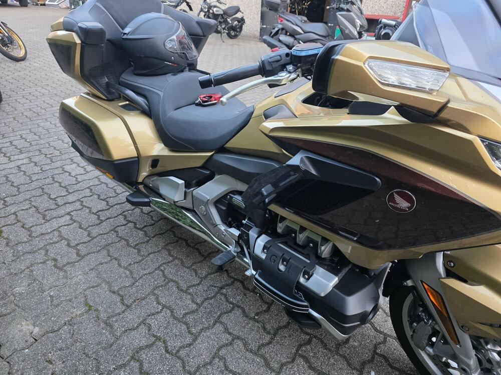Honda GL 1800 Gold Wing Tour 50° Anniversario (2025) (5)
