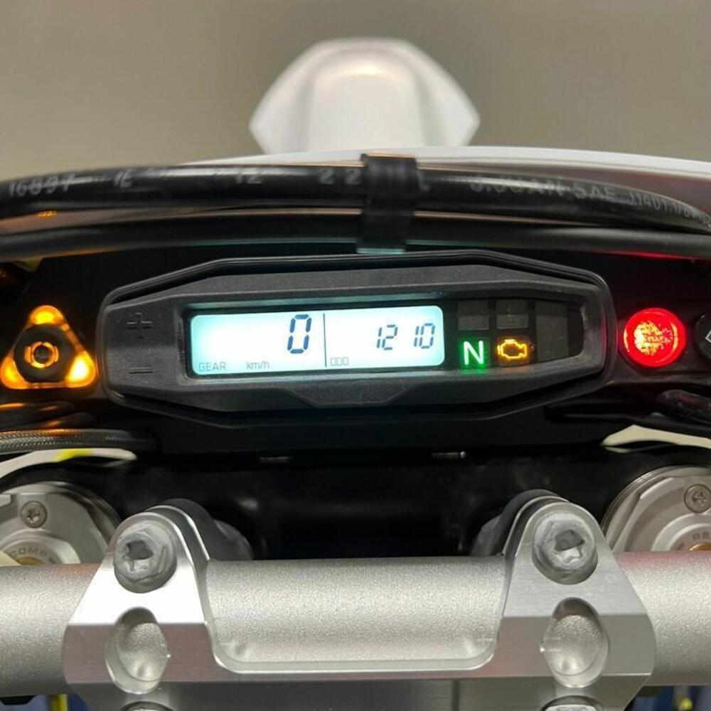 Husqvarna 701 Enduro (2022) (5)