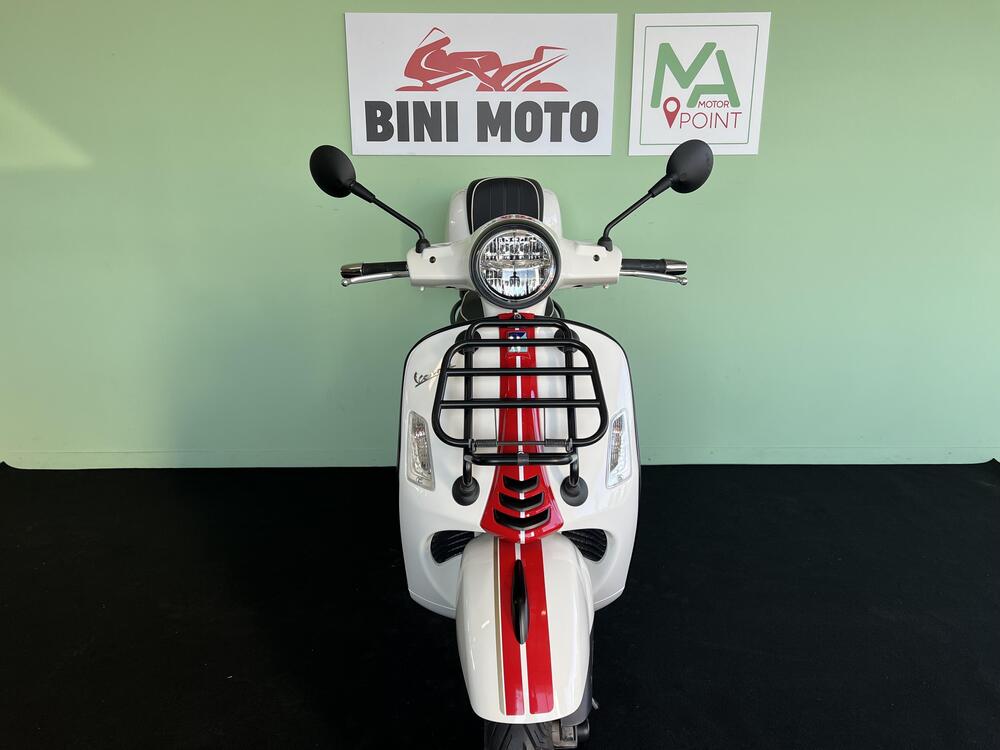 Vespa GTS 300 Super Racing Sixties Hpe (2021 - 22) (3)