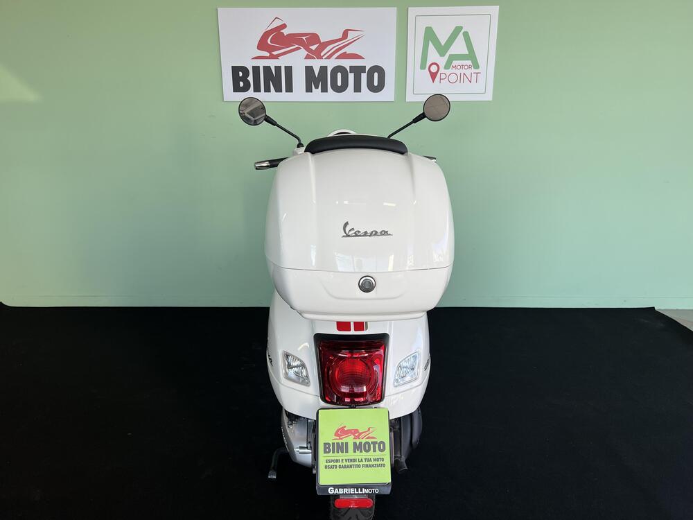 Vespa GTS 300 Super Racing Sixties Hpe (2021 - 22) (7)