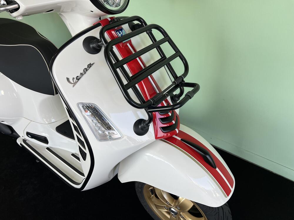 Vespa GTS 300 Super Racing Sixties Hpe (2021 - 22) (13)