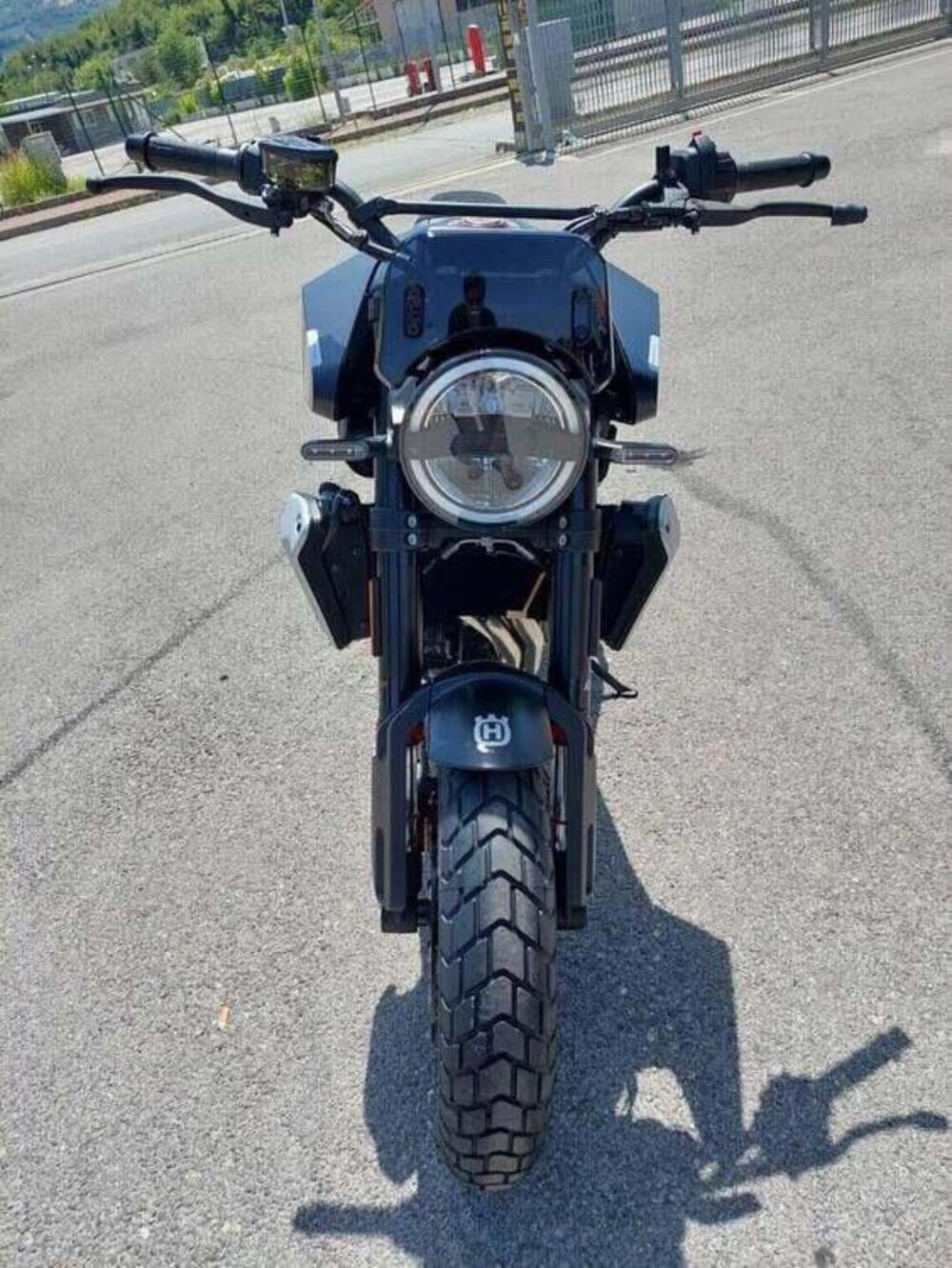 Husqvarna Svartpilen 801 (2024 - 25) (4)