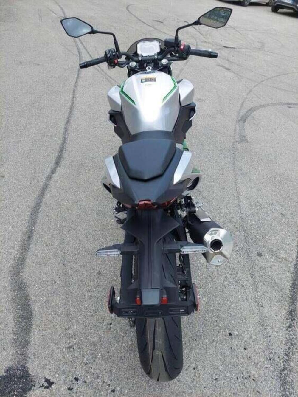 Kawasaki Z7 Hybrid (2024 - 25) (8)