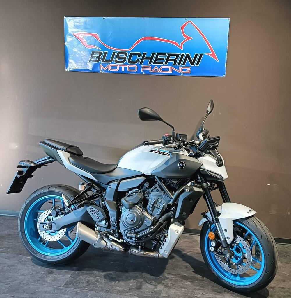 Yamaha MT-07 Y-AMT (2025 - 26) (11)