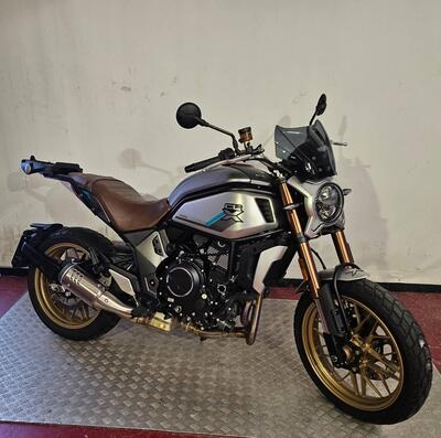 CFMOTO 700CL-X Heritage (2021 - 25) usata