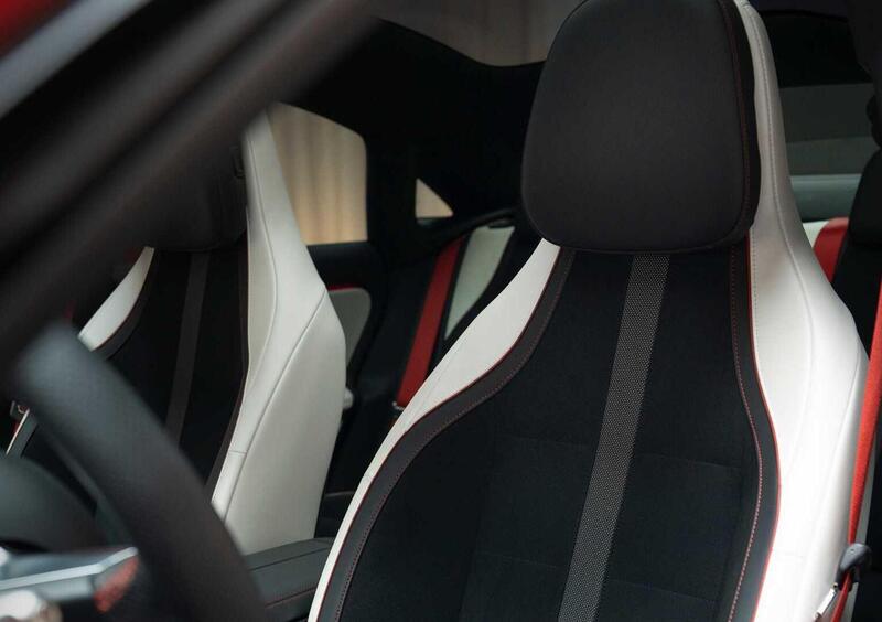 Mercedes-Benz CLA (2025-->>) (10)