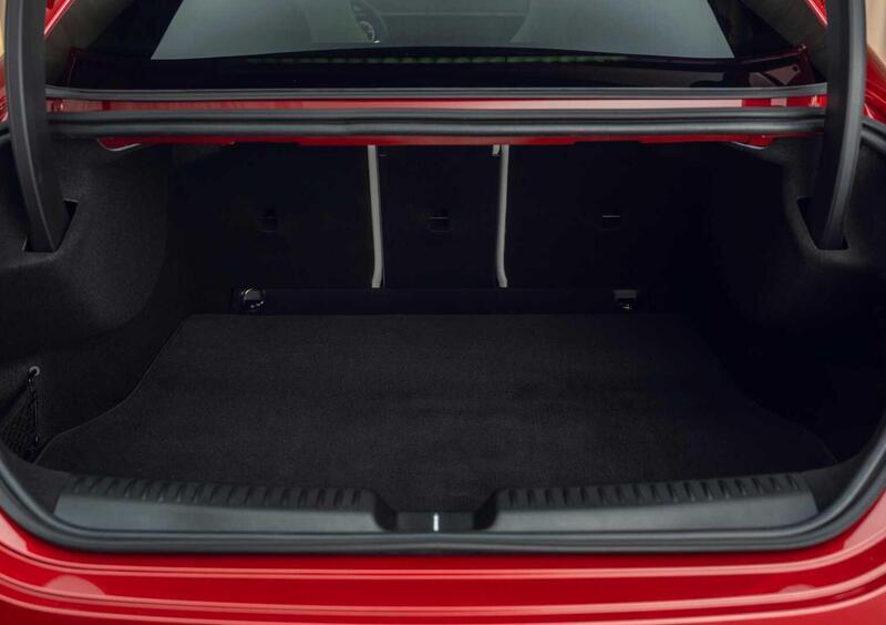 Mercedes-Benz CLA (2025-->>) (11)