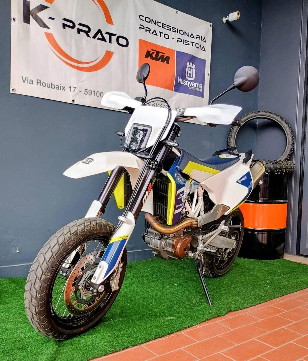 Husqvarna 701 Supermoto (2016)