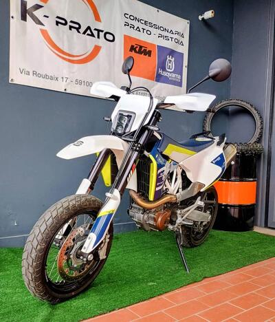 Husqvarna 701 Supermoto (2016) usata