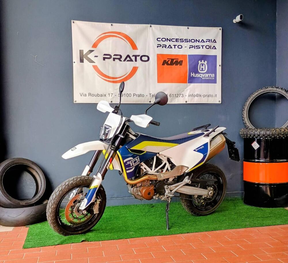 Husqvarna 701 Supermoto (2016) (2)