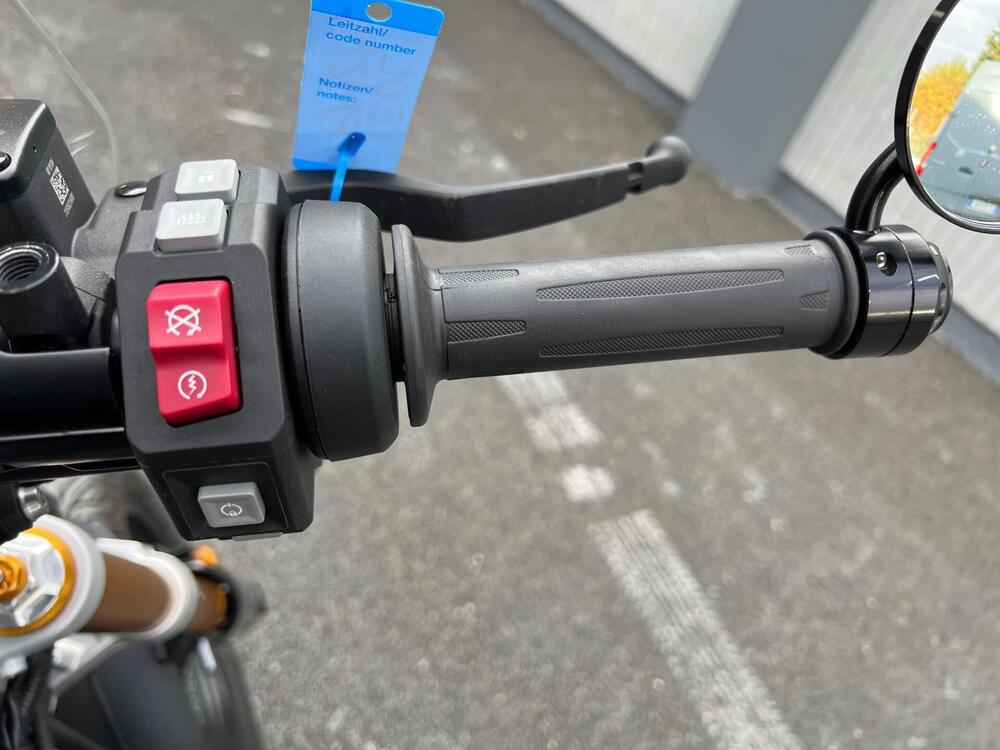 Bmw CE 02 (2024 - 26) (14)