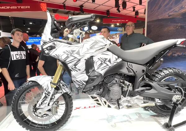 EICMA 2025: ecco la DesertX del futuro. Ducati presenta il concept della nuova adventuring di Borgo Panigale [VIDEO]