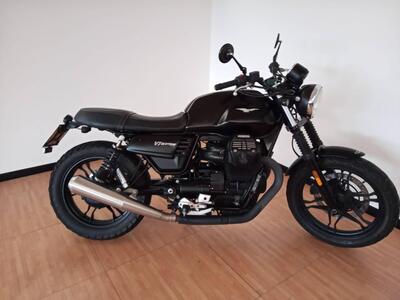 Moto Guzzi V7 III Stone (2017 - 20) usata
