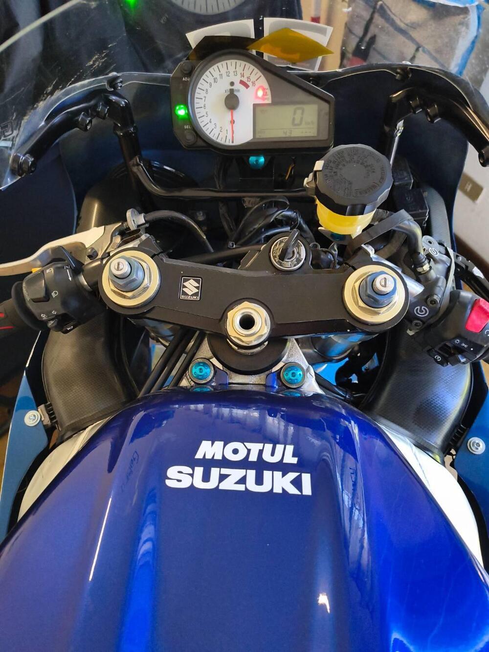 Suzuki GSX R 750 (1999 - 03) (5)