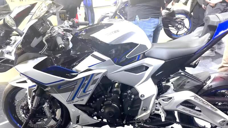 Zontes amplia la gamma e si presenta ad EICMA 2025 con la formazione al completo [VIDEO]