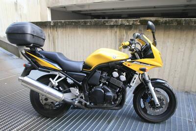 Yamaha FZS 600 Fazer (2002 - 03) usata