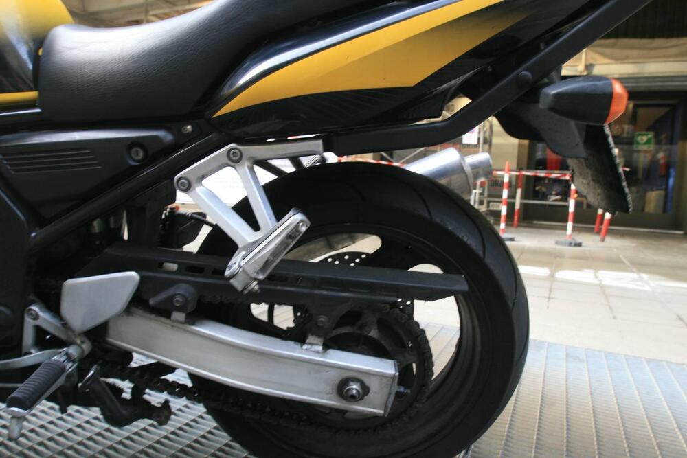 Yamaha FZS 600 Fazer (2002 - 03) (8)