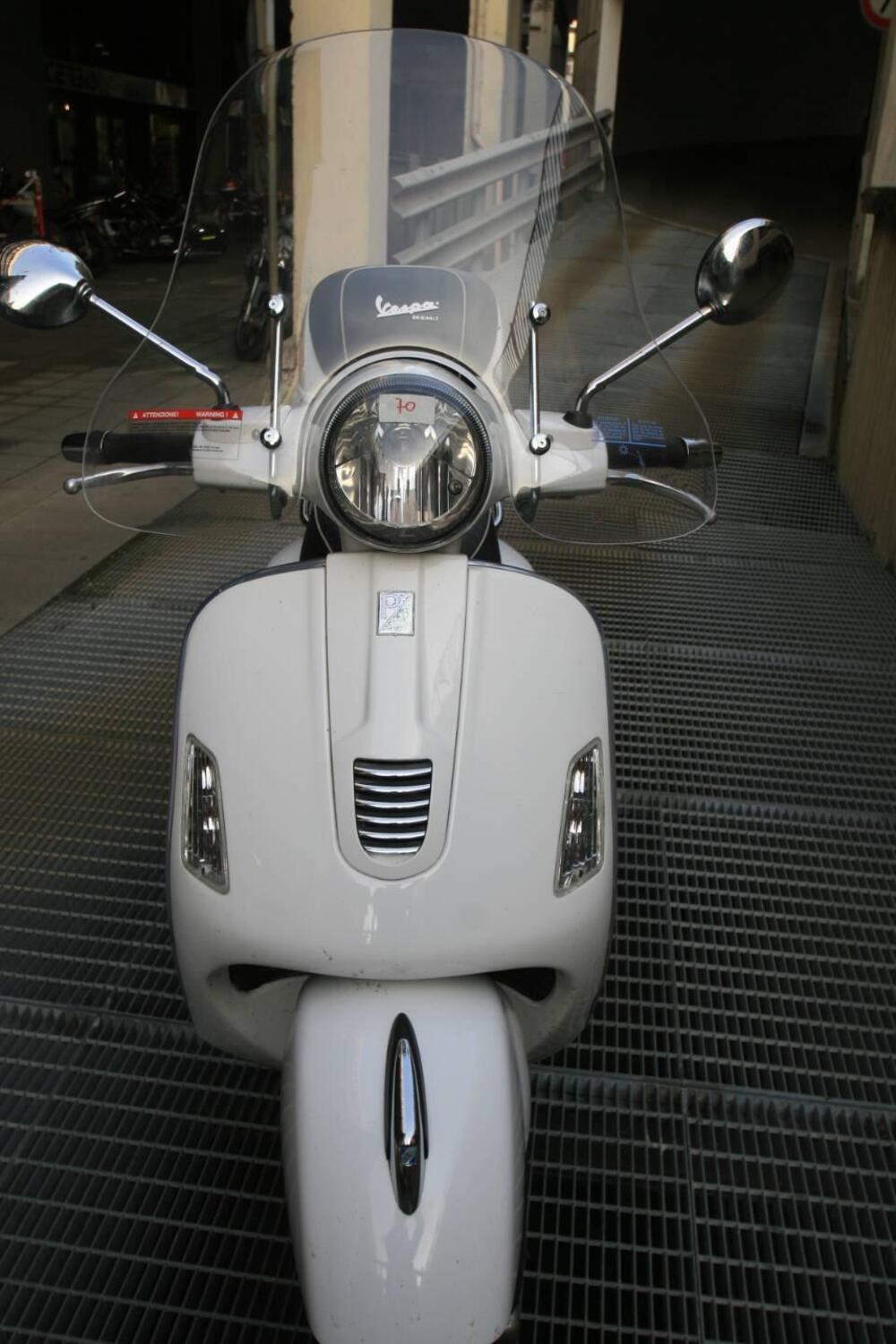 Vespa GTS 300 Super (2008 - 16) (2)