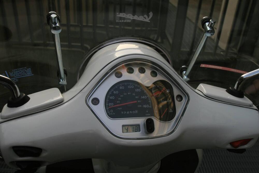 Vespa GTS 300 Super (2008 - 16) (3)