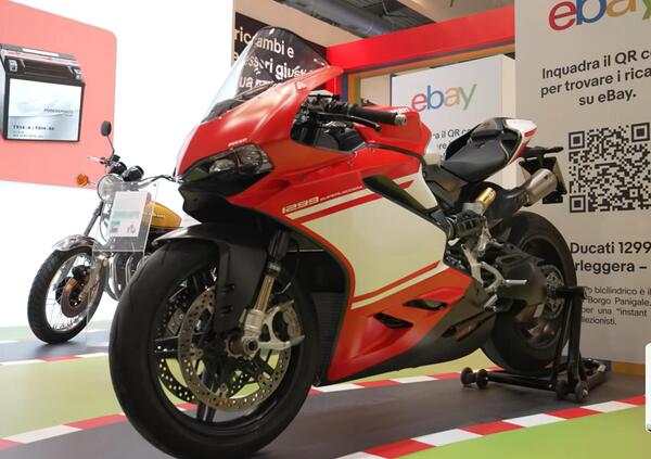Dentro l’eBay Garage a EICMA 2025 – Dai classici alle super sportive! [VIDEO]