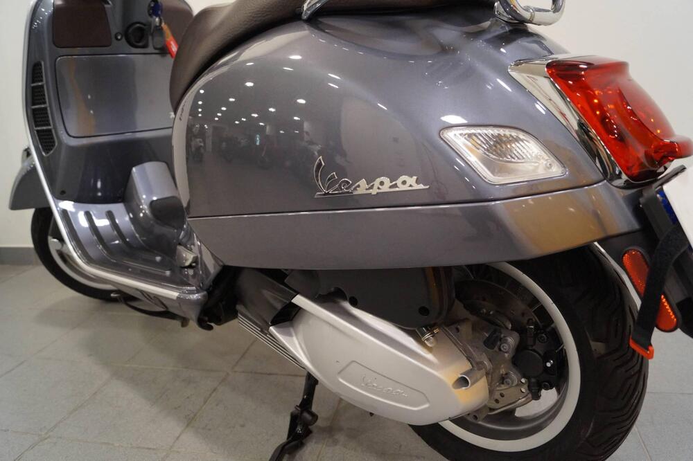 Vespa GTS 300 Touring Hpe (2021 - 22) (10)