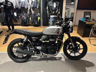 Triumph Speed Twin 900 (2025) usata
