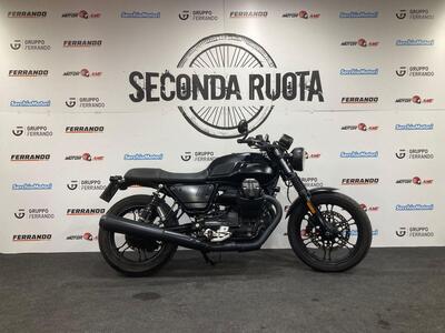 Moto Guzzi V7 III Stone (2017 - 20) usata