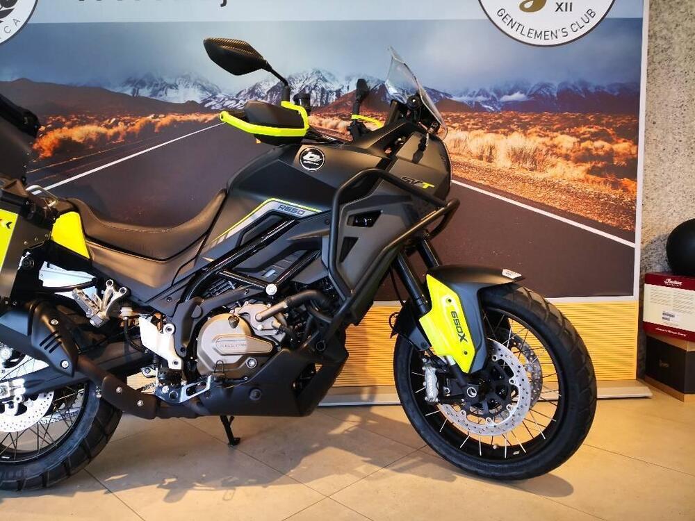 QJ Motor SVT 650 X (2025 - 26) (4)