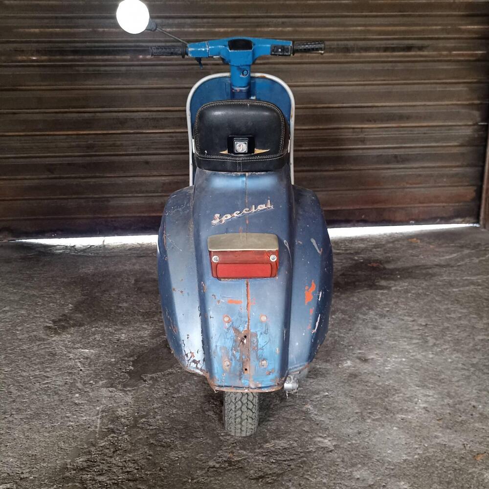 Vespa V5A2T  2ª serie 3 marce faro quadrato ruote 9" (3)