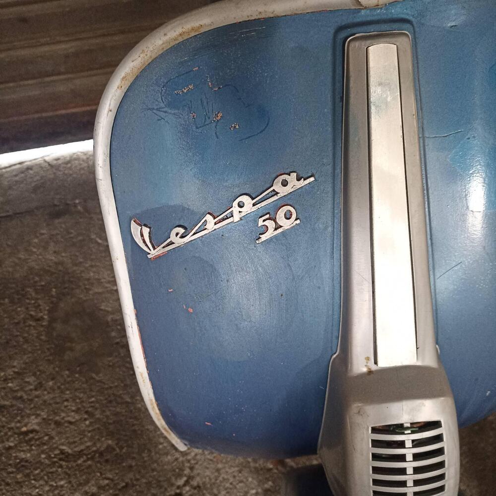 Vespa V5A2T  2ª serie 3 marce faro quadrato ruote 9" (9)