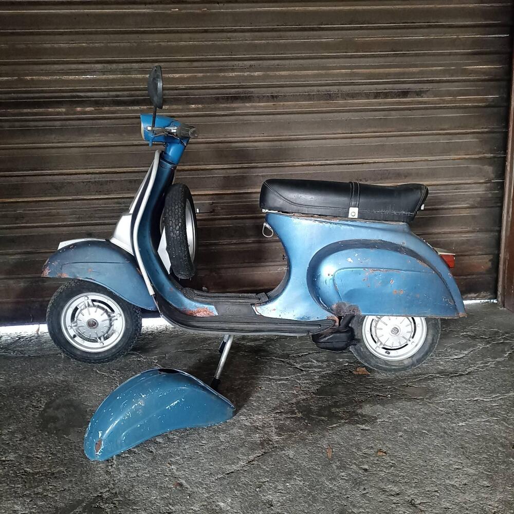 Vespa V5A2T  2ª serie 3 marce faro quadrato ruote 9" (11)
