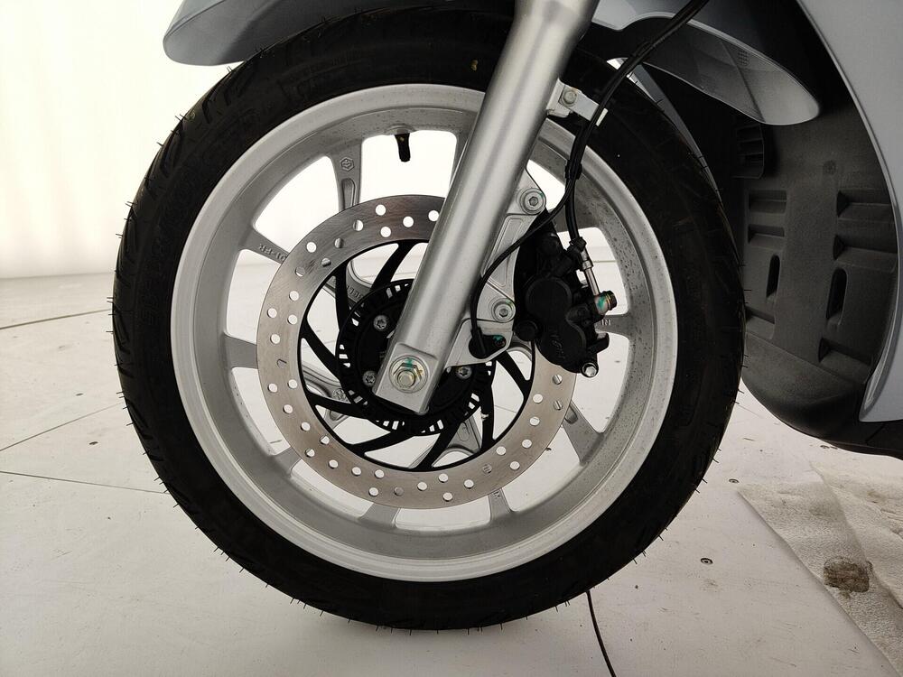 Piaggio 1 Active (2022 - 26) (10)