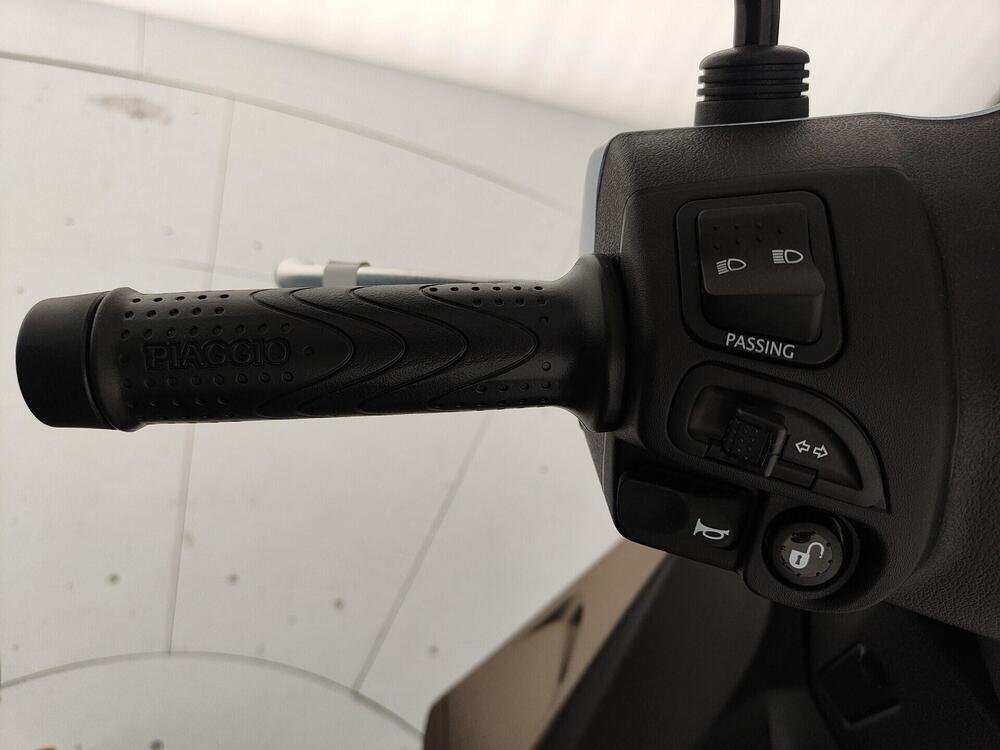 Piaggio 1 Active (2022 - 26) (7)