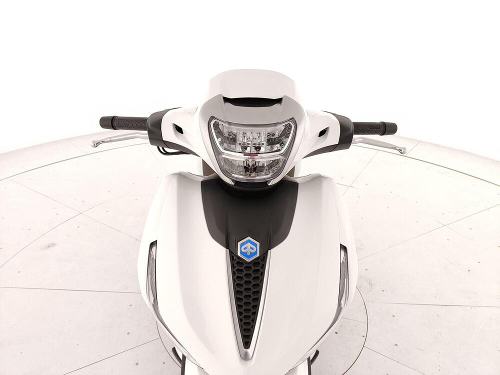 Piaggio Beverly 400 S (2025 - 26) (7)