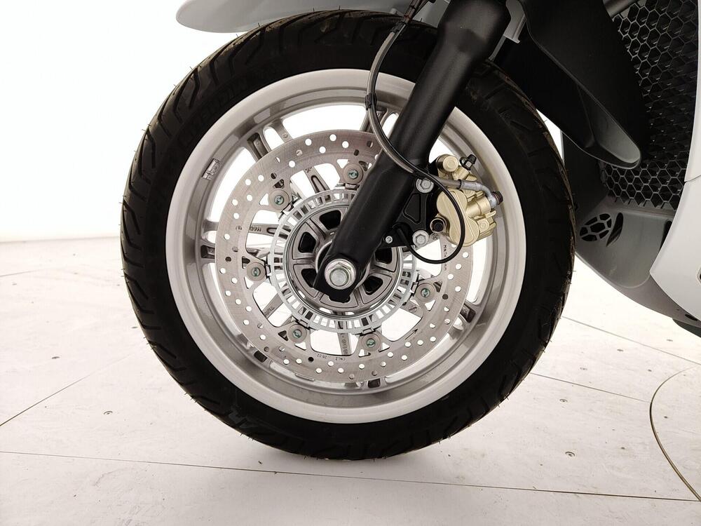 Piaggio Beverly 400 S (2025 - 26) (8)