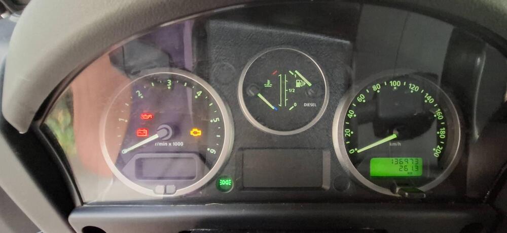 Land Rover Defender usata a Alessandria (7)